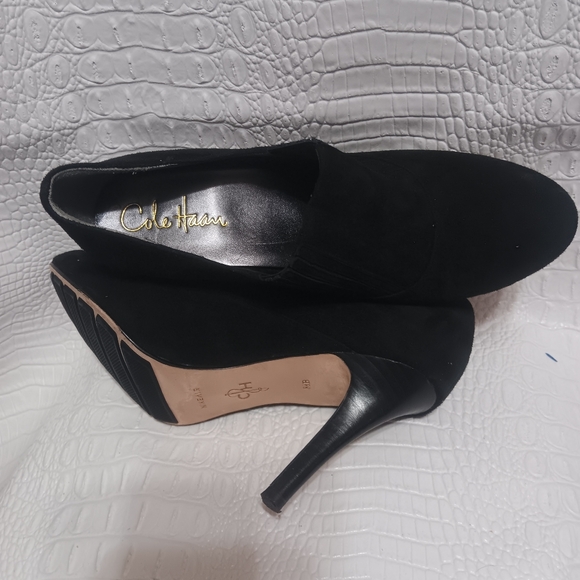 Cole Haan  Black, Stiletto High Heel Booties, Size 8 1/2 B - Picture 2 of 4
